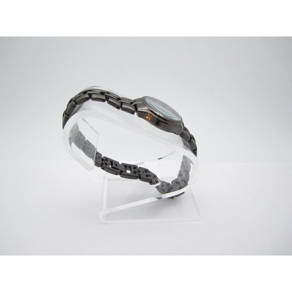 Women's QMAX Quartz WR Analog 27mm Dial Causal Round Watch (E518) - Picture 6 of 12